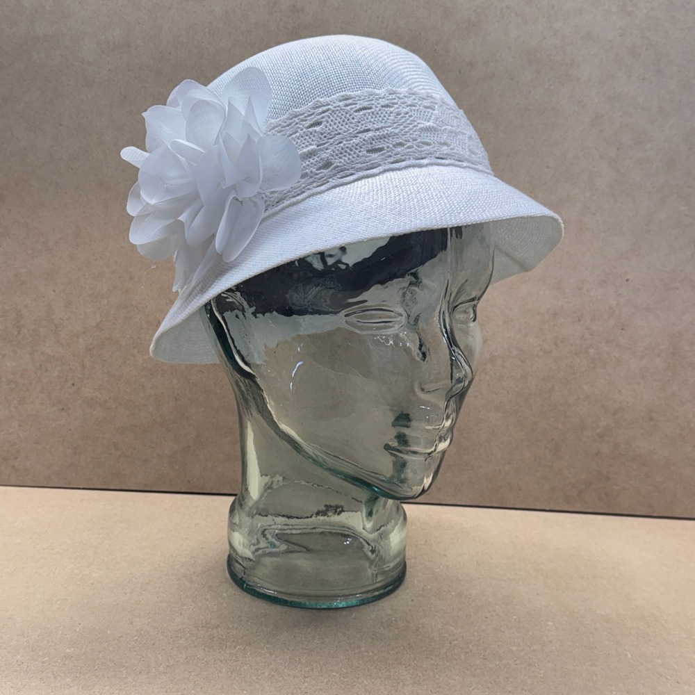 Angela & William Cloche Hat Womens OS White Lace Flower Linen Blend Cottagecore